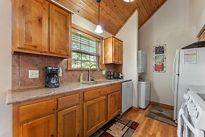 Whispering Woods Lodge-sleeps 10 4 Bedroom Home by RedAwning