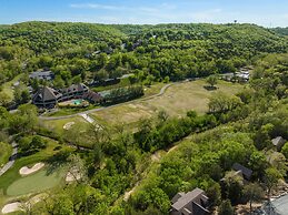 Whispering Woods Lodge-sleeps 10 4 Bedroom Home by RedAwning