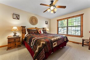 Whispering Woods Lodge-sleeps 10 4 Bedroom Home by RedAwning