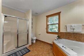Whispering Woods Lodge-sleeps 10 4 Bedroom Home by RedAwning