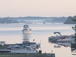 Seaway Slips Waterfront Cottages