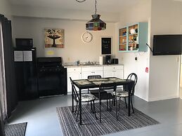 Seaway Slips Waterfront Cottages