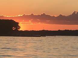 Seaway Slips Waterfront Cottages