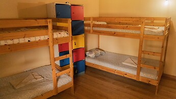 Twin Fin Surf Camp - Hostel