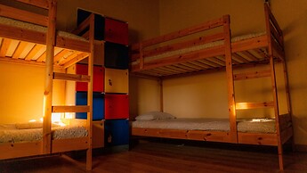 Twin Fin Surf Camp - Hostel