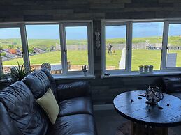 Acdc Glamping, Campervan , Caravan and Tent Resort