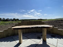 Acdc Glamping, Campervan , Caravan and Tent Resort