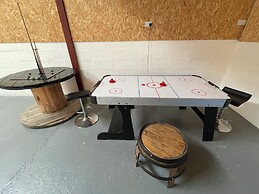 Acdc Glamping, Campervan , Caravan and Tent Resort