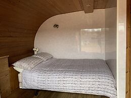Acdc Glamping, Campervan , Caravan and Tent Resort
