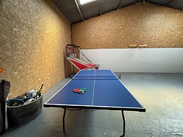 Acdc Glamping, Campervan , Caravan and Tent Resort