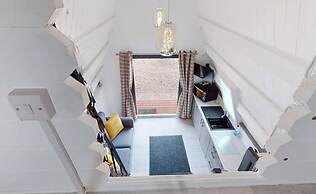 Acdc Glamping, Campervan , Caravan and Tent Resort