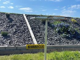 Acdc Glamping, Campervan , Caravan and Tent Resort