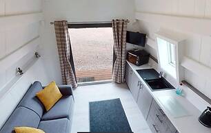 Acdc Glamping, Campervan , Caravan and Tent Resort