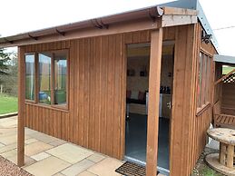 Acdc Glamping, Campervan , Caravan and Tent Resort