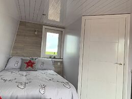 Acdc Glamping, Campervan , Caravan and Tent Resort