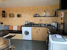 Acdc Glamping, Campervan , Caravan and Tent Resort