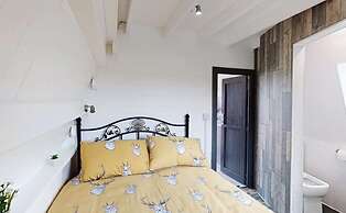 Acdc Glamping, Campervan , Caravan and Tent Resort