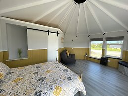 Acdc Glamping, Campervan , Caravan and Tent Resort