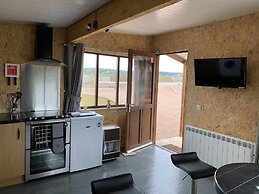 Acdc Glamping, Campervan , Caravan and Tent Resort