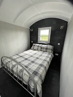 Acdc Glamping, Campervan , Caravan and Tent Resort