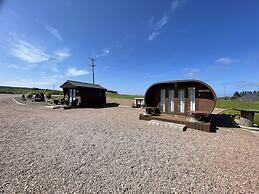 Acdc Glamping, Campervan , Caravan and Tent Resort