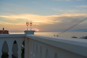 Rodanthi Hospitality