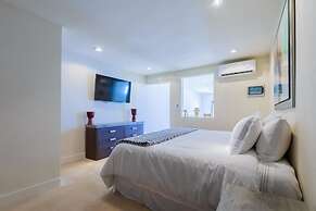 Casa Bongo by Skyrun