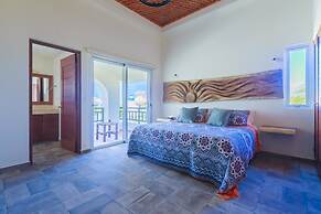 Casa de la Risa by Skyrun