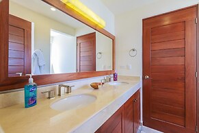 Casa de la Risa by Skyrun