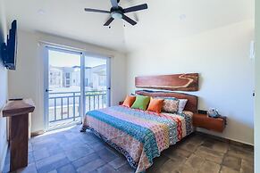 Casa de la Risa by Skyrun