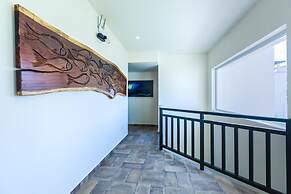 Casa de la Risa by Skyrun