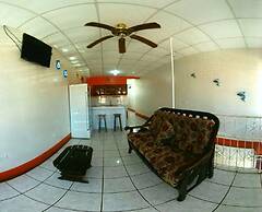 Hostal Brisas y Olas - Hostel