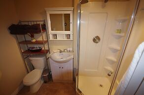 The Fraser River's Edge B&B Lodge