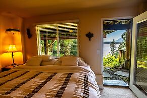 The Fraser River's Edge B&B Lodge