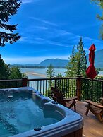 The Fraser River's Edge B&B Lodge