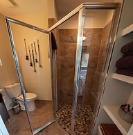 The Fraser River's Edge B&B Lodge