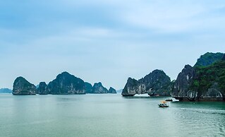 Halong Fantasea Cruise