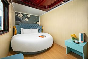 Halong Fantasea Cruise