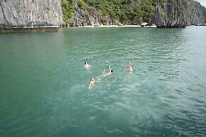 Halong Fantasea Cruise