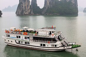 Halong Fantasea Cruise