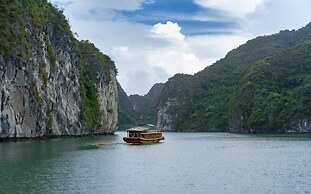 Halong Fantasea Cruise