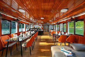 Halong Fantasea Cruise