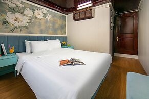 Halong Fantasea Cruise