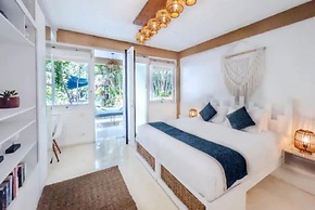 The Green Room Seminyak - Hostel