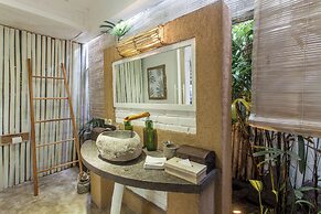 The Green Room Seminyak - Hostel