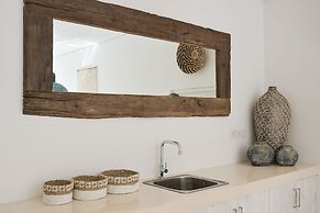 The Green Room Seminyak - Hostel