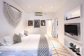 The Green Room Seminyak - Hostel