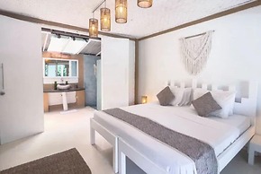 The Green Room Seminyak - Hostel