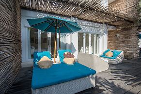 The Green Room Seminyak - Hostel