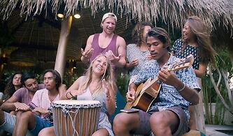 The Green Room Seminyak - Hostel